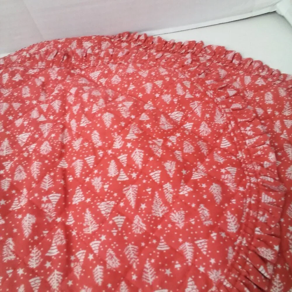 Quilted Fabric Placemats Christmas Tree Ruffle Trim Oval 17.5